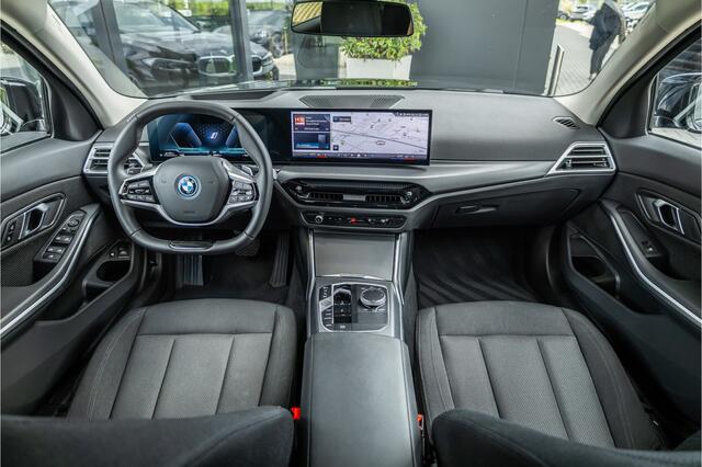 BMW 3-SERIE Touring 330e xDrive - Elek. Trekhaak | 360 Camera | ACC