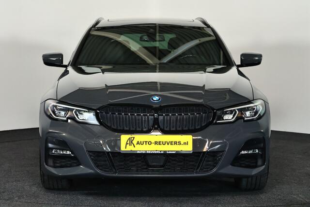 BMW 3-SERIE Touring 330e xDrive M-Sport / Panorama / ACC / Cam / Carbon / CarPlay