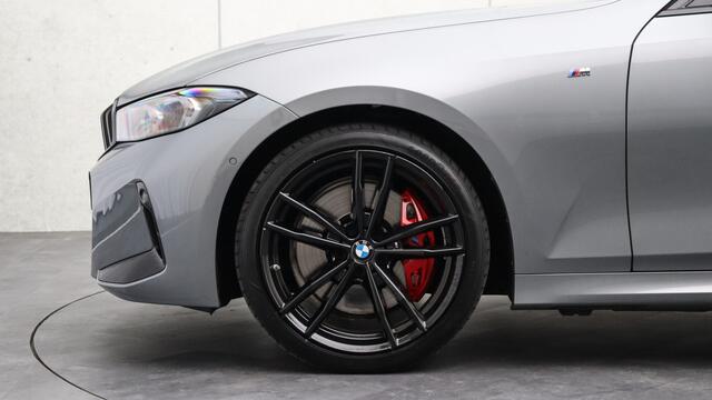 BMW 3-SERIE Touring 330i M-Sport Pro | Harman/Kardon | Panoramadak | Standkachel | Head-Up | Trekhaak | Carbon