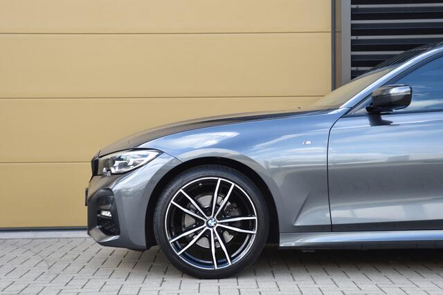 BMW 3-SERIE Touring 320i High Executive * M-Sport * M-Sportonderstel * Comforttoegang * Sfeerverlichting *