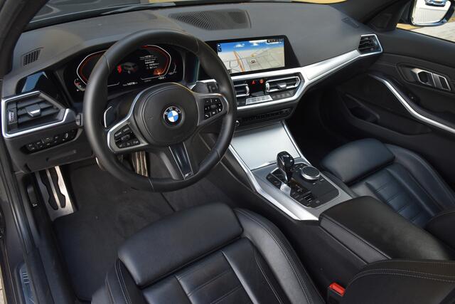 BMW 3-SERIE Touring 320i High Executive * M-Sport * M-Sportonderstel * Comforttoegang * Sfeerverlichting *