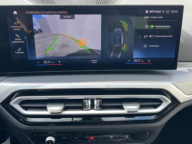 BMW 3-SERIE Touring 330e xDrive 292 pk / Dealer onderhouden / Accu SoH 92 % / M-Sport / XDrive / Elektrische trekhaak 1.500 kg / Leer / Elektrische klep / Apple Carplay Android / 19" LM wielen / 17" Winterwielen set inclusief /