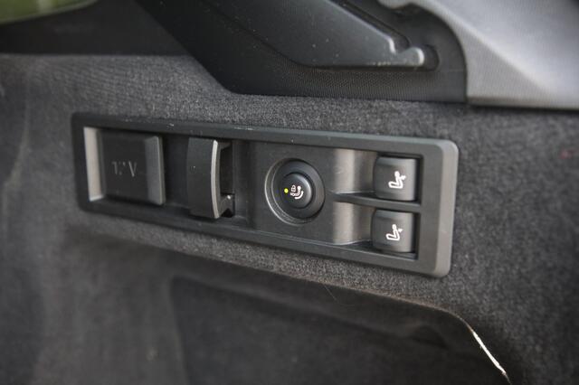 BMW 3-SERIE Touring 330e xDrive | M Sport | M3 stoelen | Pano | HUD | Trekhaak | H&K