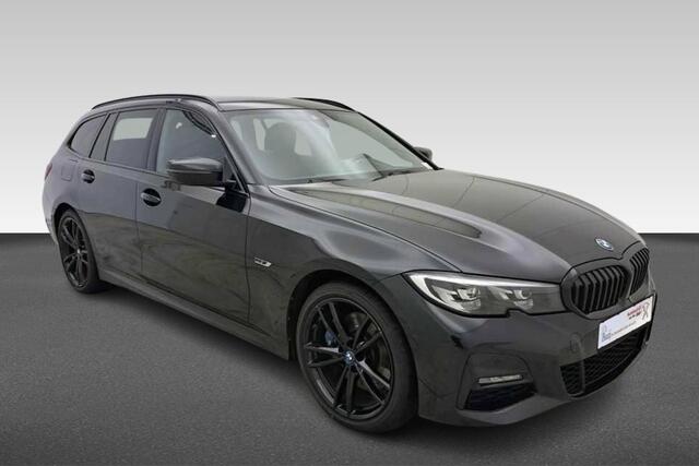 BMW 3-SERIE Touring 320e M Sport | Half leer | 19" Licht metaal | Wordt verwacht