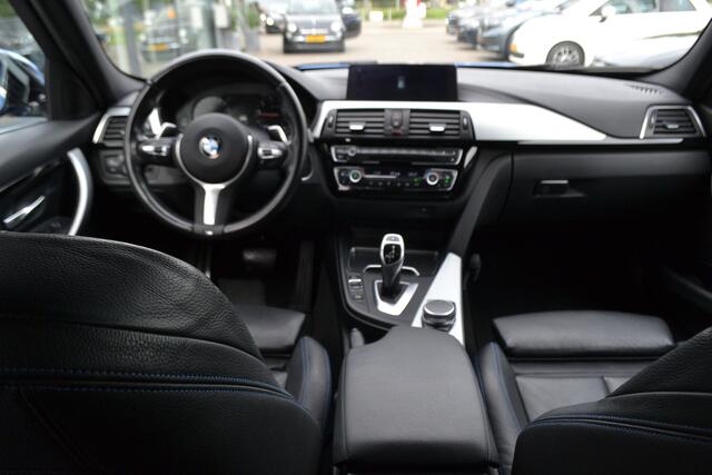 BMW 3-SERIE Touring 320i Edition M Sport Shadow Executive Leer | Carplay | Head Up | Stoelverwarming |