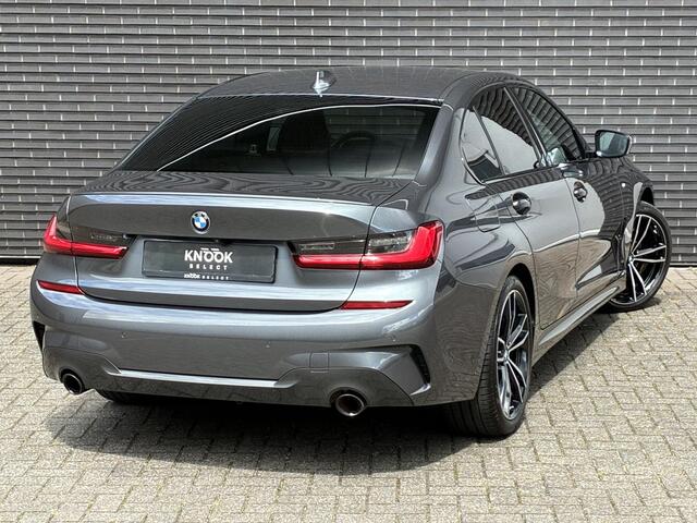 BMW 3-SERIE Sedan 320i High Executive M Sport Pakket Automaat / Live Cockpit Professional / Leder / 19 Inch / Head-Up Display / Adaptive Cruise Control / Hifi / Shadow Line / M Sportremsysteem / Achteruitrijcamera