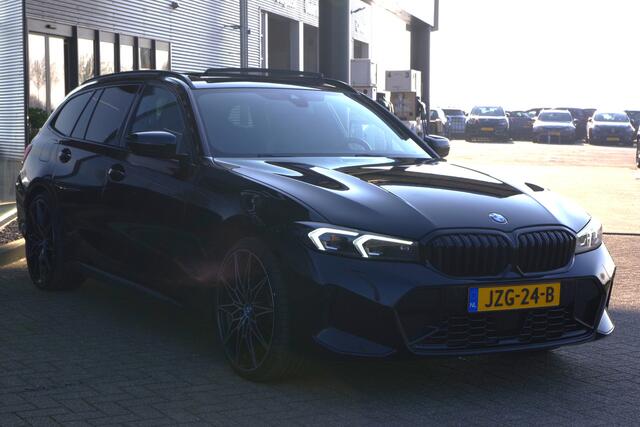 BMW 3-SERIE Touring 330e 293 PK xDrive M-Sport Pro PHEV, Panoramadak, Kuipstoelen, Head-Up, Memory, Adap. Cruise Control
