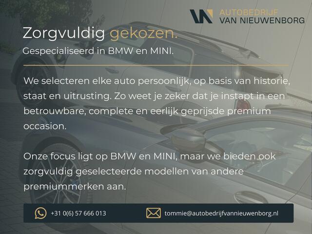 BMW 3-SERIE Touring 330e xDrive M-Sport 292 pk | Panoramadak | Memory | Elektr. Trekhaak af fabriek | Laserlicht | Head-Up | Dealer O.H.