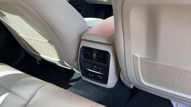 BMW 3-SERIE Touring 320i High Executive Edition AUTOMAAT / TREKHAAK / SFEER / BLACK OPTIC / STOELVERW / CARPLAY / LEDER / VIRTUAL / NL-AUTO