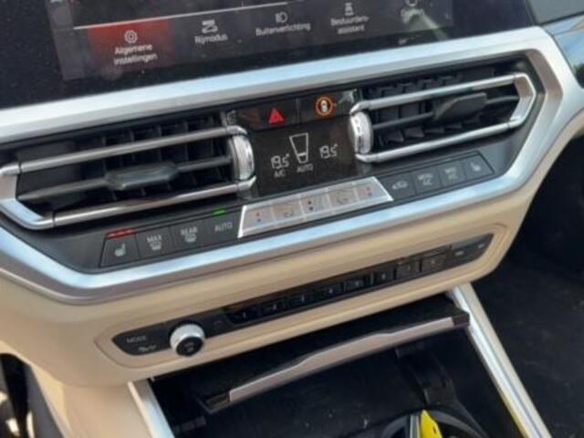 BMW 3-SERIE Touring 320i High Executive Edition AUTOMAAT / TREKHAAK / SFEER / BLACK OPTIC / STOELVERW / CARPLAY / LEDER / VIRTUAL / NL-AUTO
