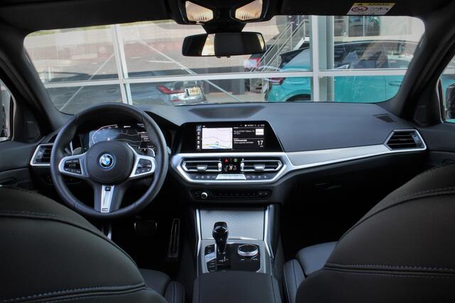 BMW 3-SERIE 330e M-Sport Leder alcantara