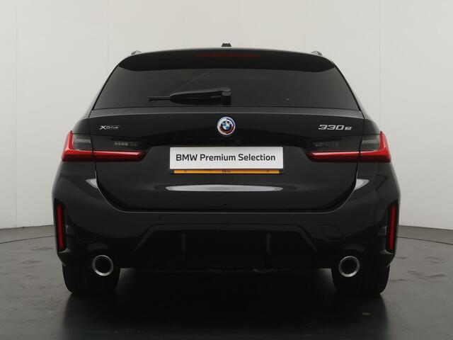 BMW 3-SERIE Touring 330e xDrive M sportpakket | Head up | Elektrische Stoelen | Panorama dak | Trekhaak