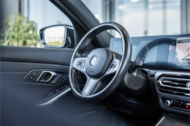 BMW 3-SERIE Touring 330i - M Sport | Panorama | Elek. Trekhaak | ACC