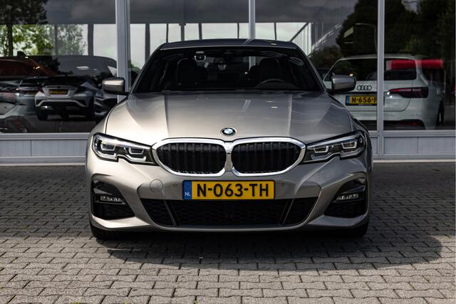 BMW 3-SERIE 330e High Executive M-sport | Leder | Camera
