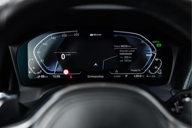 BMW 3-SERIE 330e High Executive M-sport | Leder | Camera