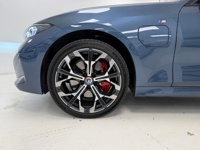 BMW 3-SERIE Touring 330e M-Sport Pro | Arctic Race Blue | Sport Pro Package | Harman/Kardon