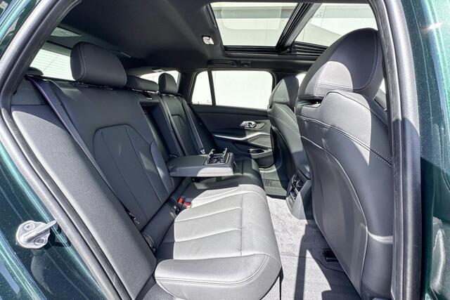 BMW 3-SERIE Touring 330e | Comfort Pack | Harman Kardon | M Sport