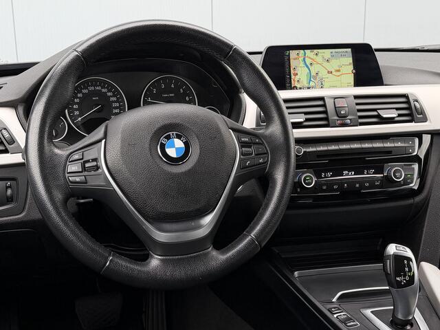 BMW 3-SERIE Touring 318i Executive Automaat Navigatie/18inch.