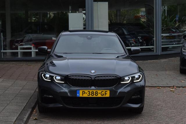 BMW 3-SERIE 320e M-pakket|Laser|19"|Dak|ACC|Cam|Trekhaak