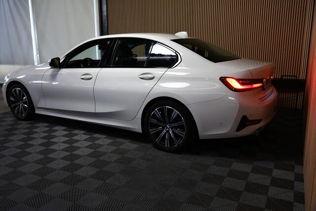 BMW 3-SERIE 318i Business Edition AVM SPORTLEDER NAVI CARPLAY DIGI DASH '21