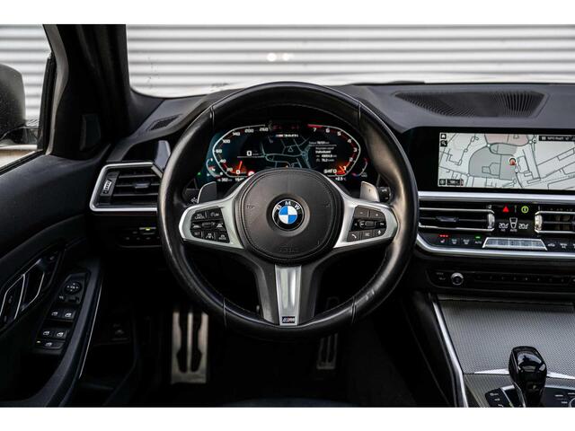 BMW 3-SERIE Touring M340i xDrive | Panodak | Laser | Trekhaak | Driving Assi