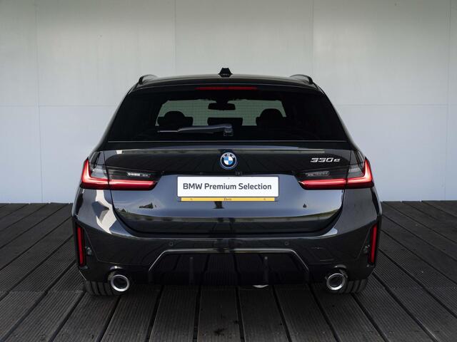 BMW 3-SERIE Touring 330e | M Sportpakket | Comfort Pack | 18 inch | Comfort Access | Stoelverwarming | HiFi Audiosysteem | Trekhaak