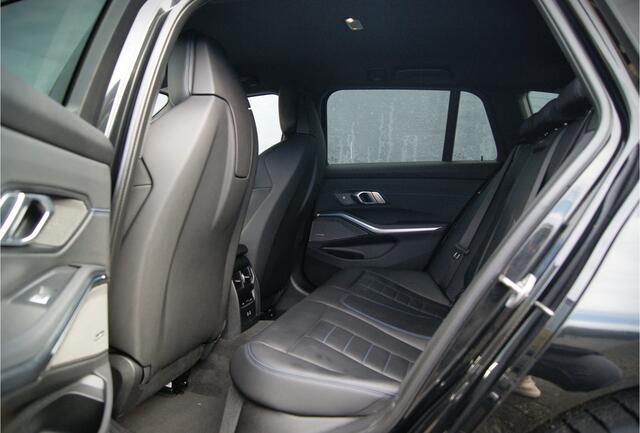 BMW 3-SERIE Touring 330e xDrive 292PK High Ex. M-Sport Schaalstoelen/Laser-led/Harman-Kardon/Memory/Soh97% Aut8