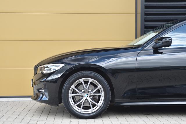 BMW 3-SERIE 320i High Executive Edition * Sportstoelen * Trekhaak * Leder * Stoelverwarming *