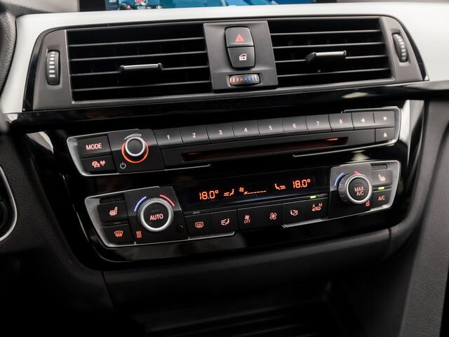 BMW 3-SERIE 320i M Sport High Executive 184Pk Automaat (GROOT NAVI, M PAKKET, DEALER ONDERHOUDEN, LEDER, STOELVERWARMING, SPORTSTOELEN, PARKEERSENSOREN, GETINT GLAS, SPORT AUTOMAAT, NIEUWSTAAT)