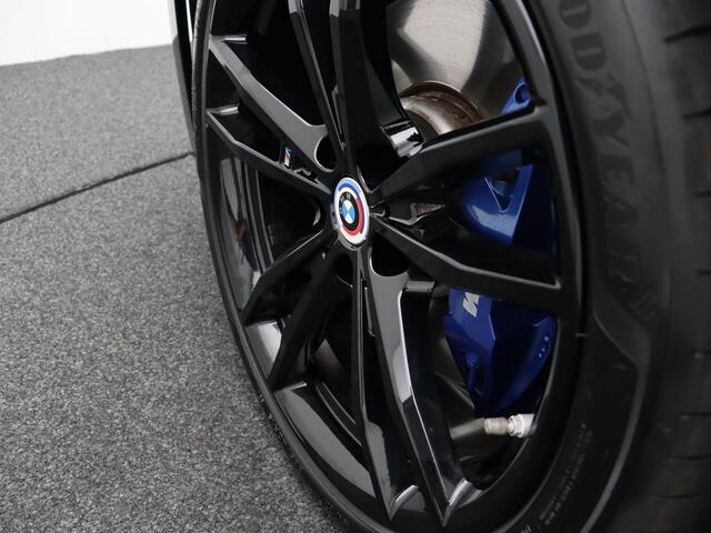 BMW 3-SERIE Touring 330e M Sportpakket | Glazen panoramadak | Trekhaak | Elektrisch verstelbare stoelen | HiFi System | 19"' | M Sportstoelen