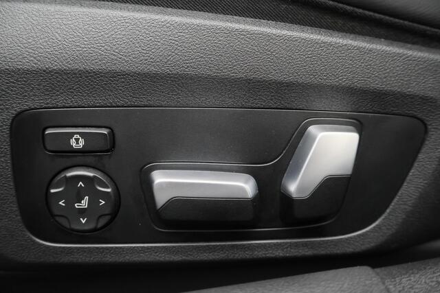 BMW 3-SERIE 330e High Executive M Sport Laser, Merino Leer, H&K, Memory, Camera, ACC, Keyless