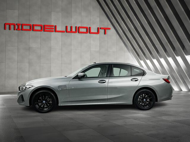 BMW 3-SERIE 330e 292 PK Shadow-Line Facelift Schuif-/kanteldak M-Sportstoelen