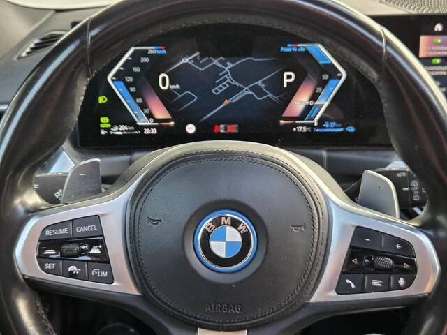 BMW 3-SERIE Touring 320e, M-sport, Trekhaak, Panoramadak, Volleder! LED koplampen!