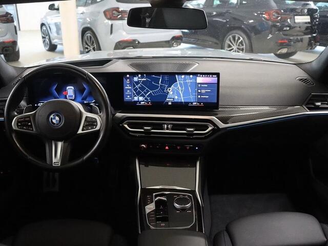 BMW 3-SERIE Touring 330e M-SPORT ** ADAP. LED, PANO, TREKH, ACC, HuD, 19-inch LMV ** 1e EIG - UNFALLFREI, BMW ONDERH. ** * INFORMEER OOK NAAR ONZE AANTREKKELIJKE FINANCIAL-LEASE TARIEVEN **