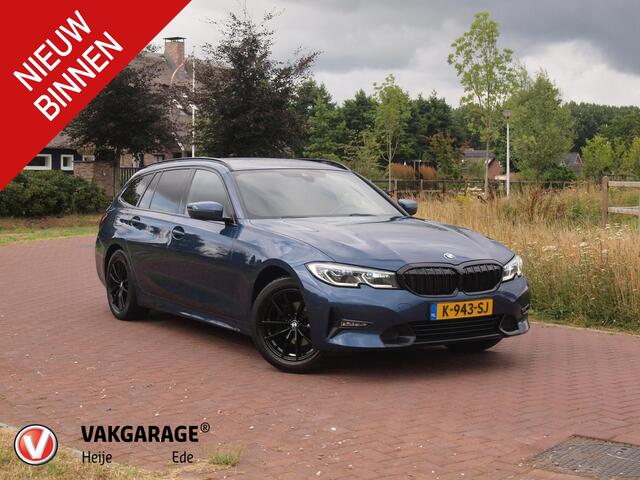 BMW 3-SERIE Touring 318i High Executive | Camera | Sfeerverlichting | Apple Carplay | LED-Laser | NL-Auto |