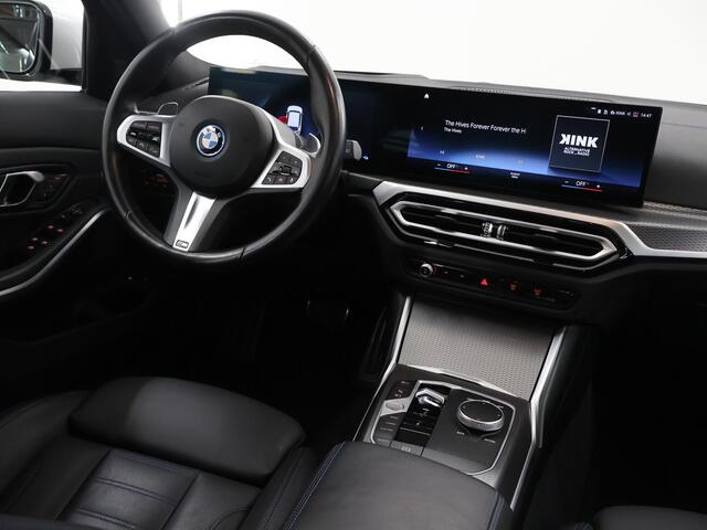 BMW 3-SERIE Touring 330e M-Sport | SOH 96,1% | Panoramadak | Elek. Sportstoelen met Geheugen | HUD | Camera | Apple Carplay/Android Auto | Adaptieve Cruise Control | Comfort Pakket | M-Sport Pro | Curved Display |