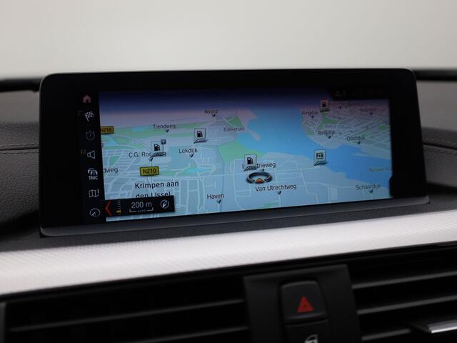 BMW 3-SERIE Touring 318i M Sport Edition | Head Up | Elk. A-klep | 19'' | Leder | Stoelverw. | Prijs Rijklaar!!