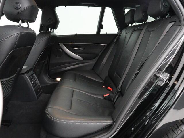 BMW 3-SERIE Touring 318i M Sport Corporate Lease | Leder | Stoelverwarming | Bluetooth | Navigatie | Cruise control | Park assist | Climate control |