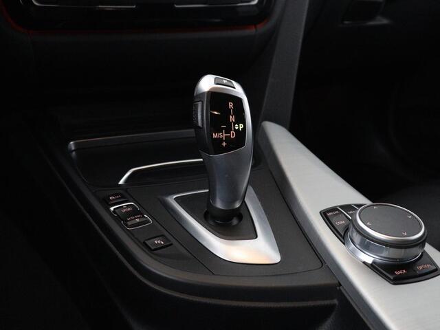 BMW 3-SERIE Touring 318i M Sport Corporate Lease | Leder | Stoelverwarming | Bluetooth | Navigatie | Cruise control | Park assist | Climate control |