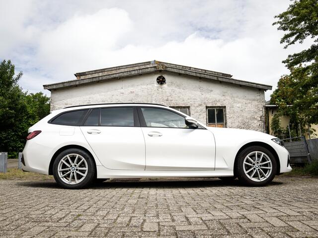 BMW 3-SERIE Touring 320i Business Edition 1e-Eig. & Dealer-Onderh. BOVAG-Garantie. NL-Auto.