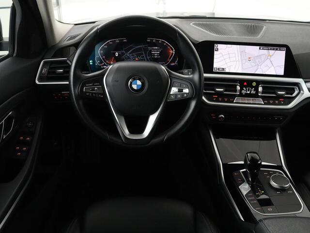 BMW 3-SERIE Touring 318i Business Edition Plus | Leder | Stoelverwarming | Carplay | Virtueel dashboard | Cruise control | Climate control | Park assist | Full LED |