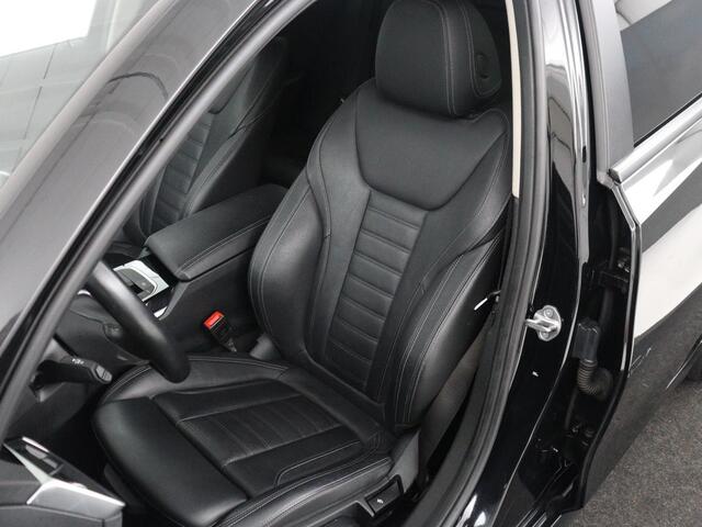 BMW 3-SERIE Touring 318i Business Edition Plus | Leder | Stoelverwarming | Carplay | Virtueel dashboard | Cruise control | Climate control | Park assist | Full LED |