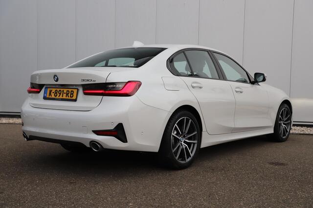 BMW 3-SERIE 330e High Executive Shadowline Pakket Leder 18 inch Full LED Harman Kardon Adaptive Cruise Memory Stoelen