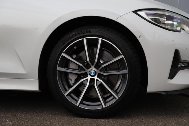 BMW 3-SERIE 330e High Executive Shadowline Pakket Leder 18 inch Full LED Harman Kardon Adaptive Cruise Memory Stoelen