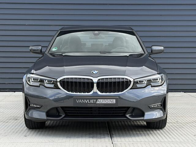 BMW 3-SERIE 320i Executive Edition 184 PK | Automaat | Navi | Stoelverwarming | Climate | Trekhaak