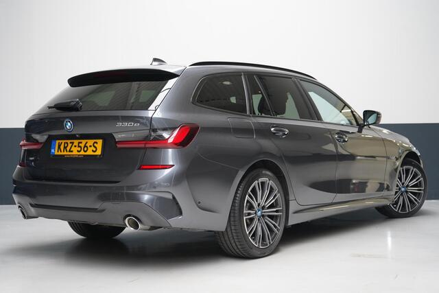 BMW 3-SERIE Touring 330e High Executive | SoH 90% | Panoramadak | Trekhaak | Memory | Stuurverwarming | Carplay | Stoelverwarming