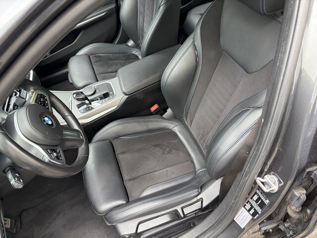 BMW 3-SERIE 318i High Executive / AUTOMAAT / NAVI / M-PAKKET / INCL BTW