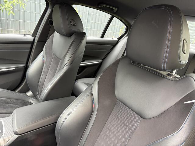 BMW 3-SERIE 318i High Executive / AUTOMAAT / NAVI / M-PAKKET / INCL BTW
