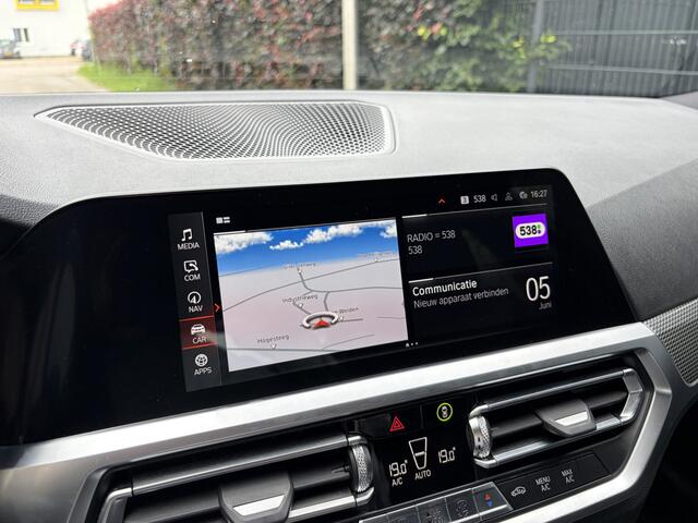 BMW 3-SERIE 318i High Executive / AUTOMAAT / NAVI / M-PAKKET / INCL BTW