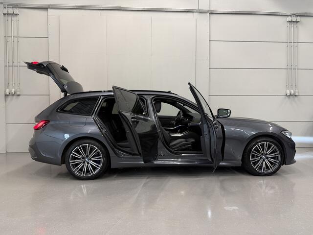 BMW 3-SERIE Touring 330e M-Sport PANO/LASER/HEAD-UP/CAMERA/ACC/SFEER/M-SPORTSTOELEN/KEYLESS/18"/CARPLAY/DONKERE-HEMEL/SHADOW-LINE/MINERAL-GRAU/VOLLLEDIG BMW DEALER HISTORIE